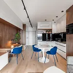 Otynska Point Prestige 3* فروتسواف