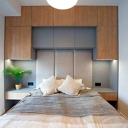 Otynska Point Prestige